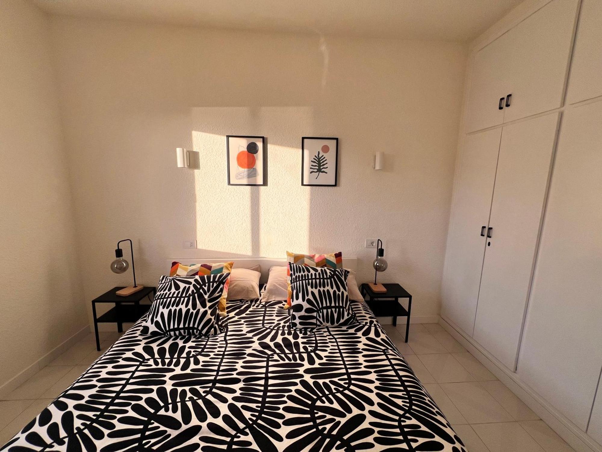 Seaview And Sunset Apartment Los Cristianos Лос Кристианос Экстерьер фото